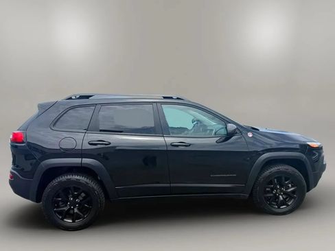 Used 2014 Jeep Cherokee Trailhawk w/ Leather Interior Group AWD/4WD image 4