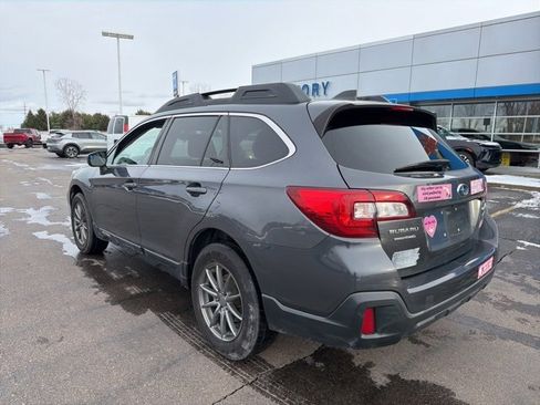 Used 2019 Subaru Outback 2.5i Premium image 6