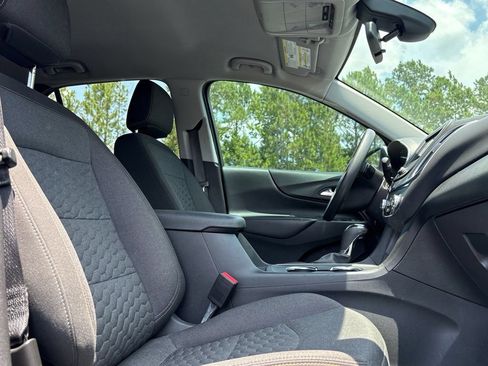 Used 2024 Chevrolet Equinox LT FWD image 32