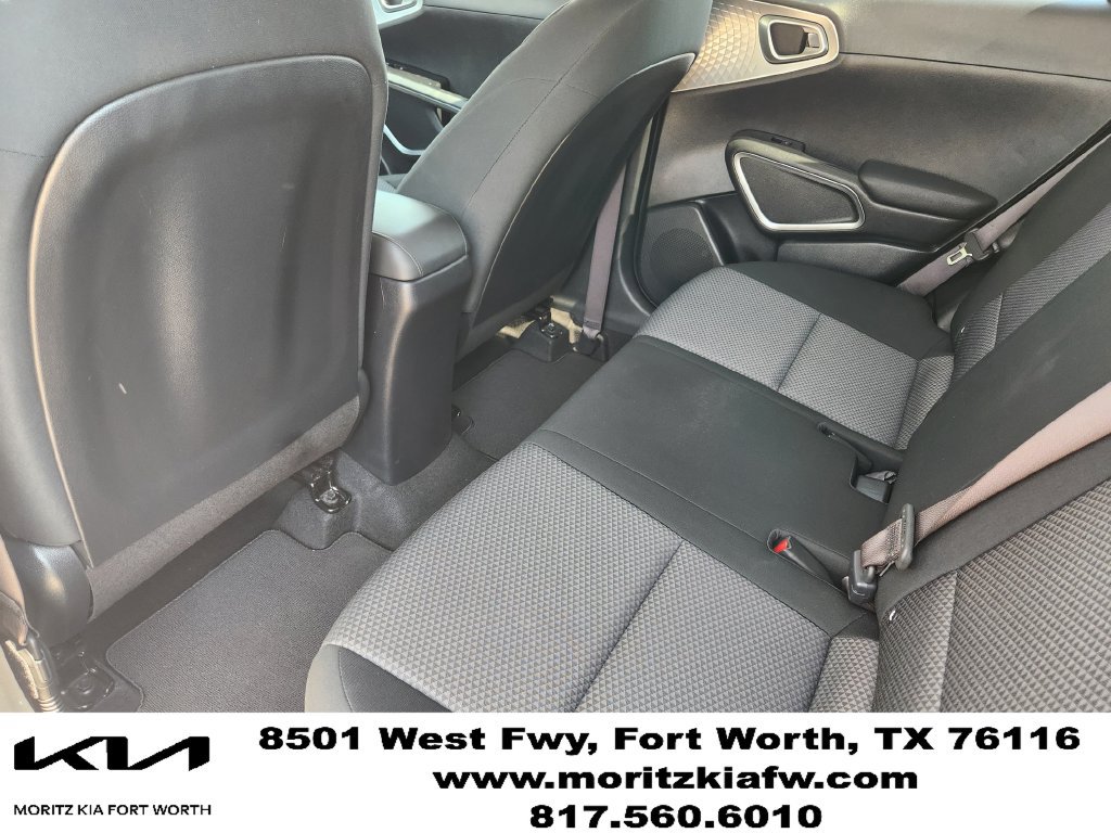 Used 2025 Kia Soul LX w/ LX Technology Package FWD image 30