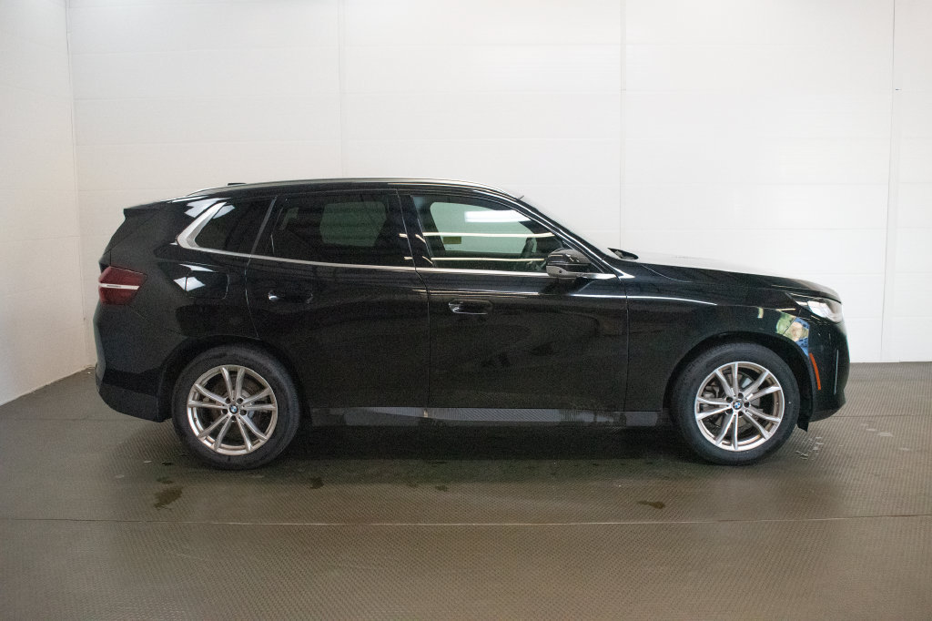 Used 2025 BMW X3 xDrive30i w/ Premium Package AWD/4WD image 3