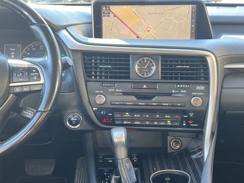 Used 2018 Lexus RX 450hL Luxury image 30