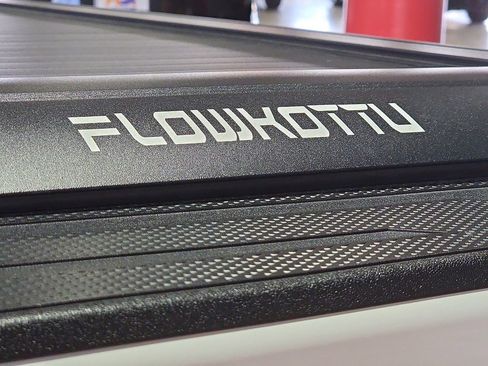 Used 2025 Nissan Frontier SV image 12