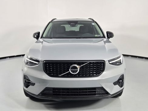 Used 2024 Volvo XC40 B5 Ultimate w/ Climate Package image 2