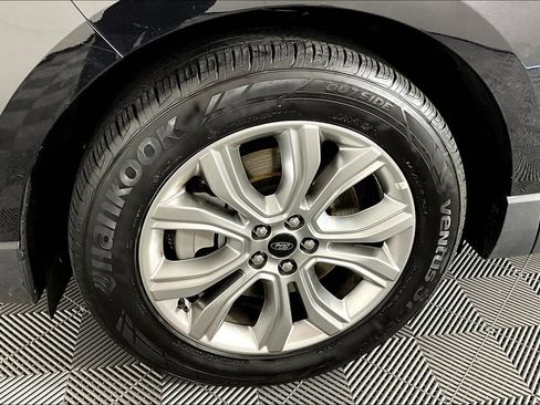 Used 2024 Ford Edge Titanium image 11