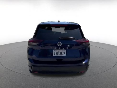 Used 2025 Nissan Rogue SV FWD image 10