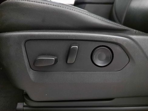 Used 2021 Chevrolet Tahoe LT w/ LT Signature Package image 28