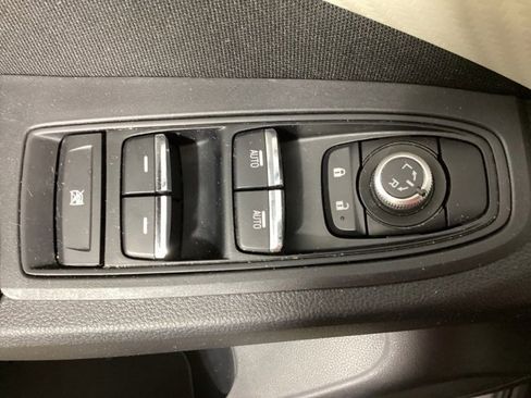 Certified 2022 Subaru Ascent Premium w/ Convenience Package image 16