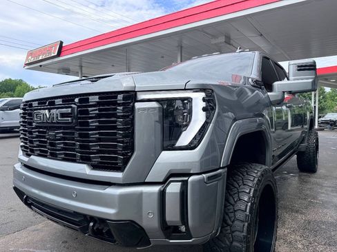 Used 2024 GMC Sierra 2500 Denali Ultimate w/ Max Trailering Package AWD/4WD image 18
