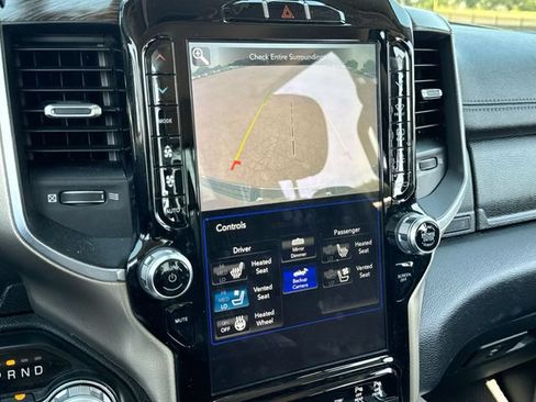 Used 2019 RAM 1500 Laramie AWD/4WD image 17