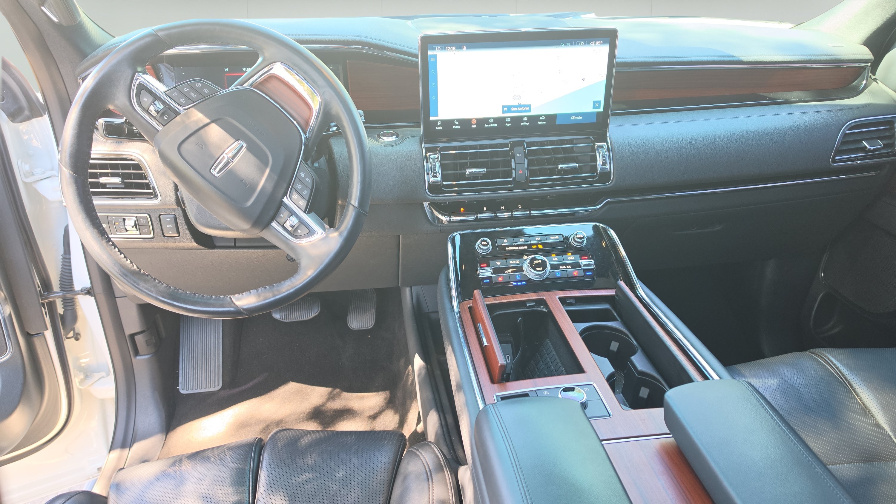 Used 2024 Lincoln Navigator Premiere AWD/4WD image 24