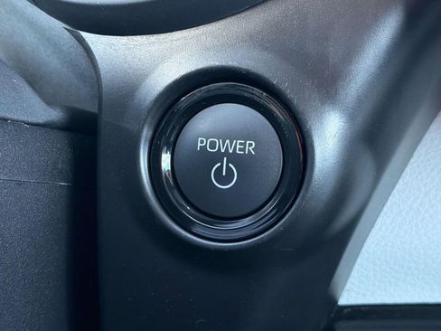 Used 2025 Toyota Sienna XLE image 21