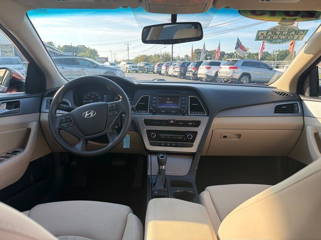 Used 2015 Hyundai Sonata SE w/ Option Group 09 FWD image 15