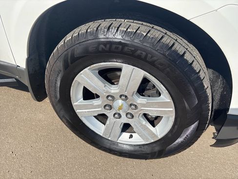 Used 2012 Chevrolet Traverse LT image 8