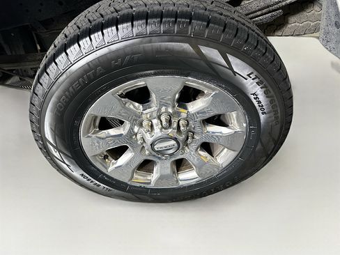 Used 2018 Ford F250 Lariat w/ Chrome Package image 11