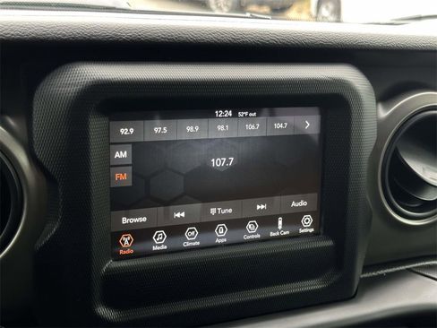 Used 2022 Jeep Wrangler Unlimited Willys image 3