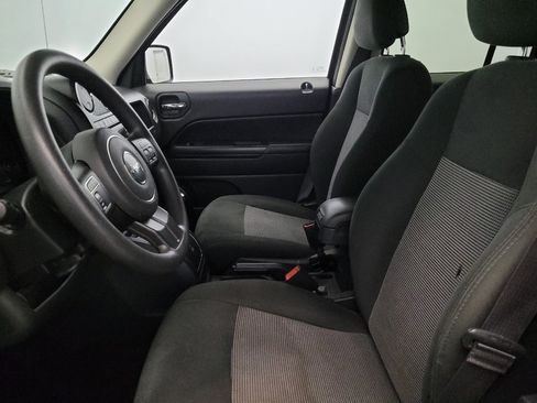 Used 2016 Jeep Patriot Sport w/ Power Value Group FWD image 17