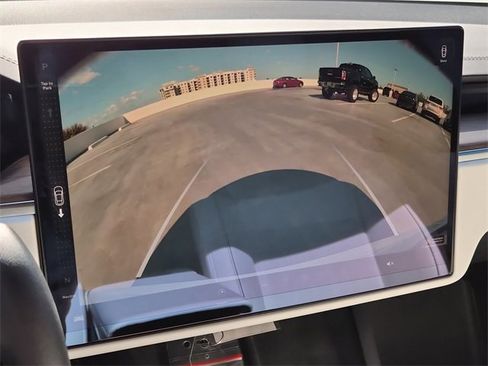 Used 2022 Tesla Model S Plaid image 15