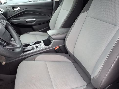 Used 2018 Ford Escape SE FWD image 3