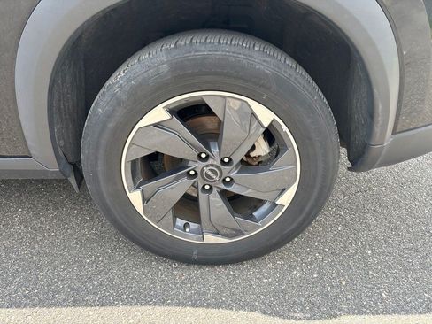 Used 2024 Nissan Rogue SV FWD image 11