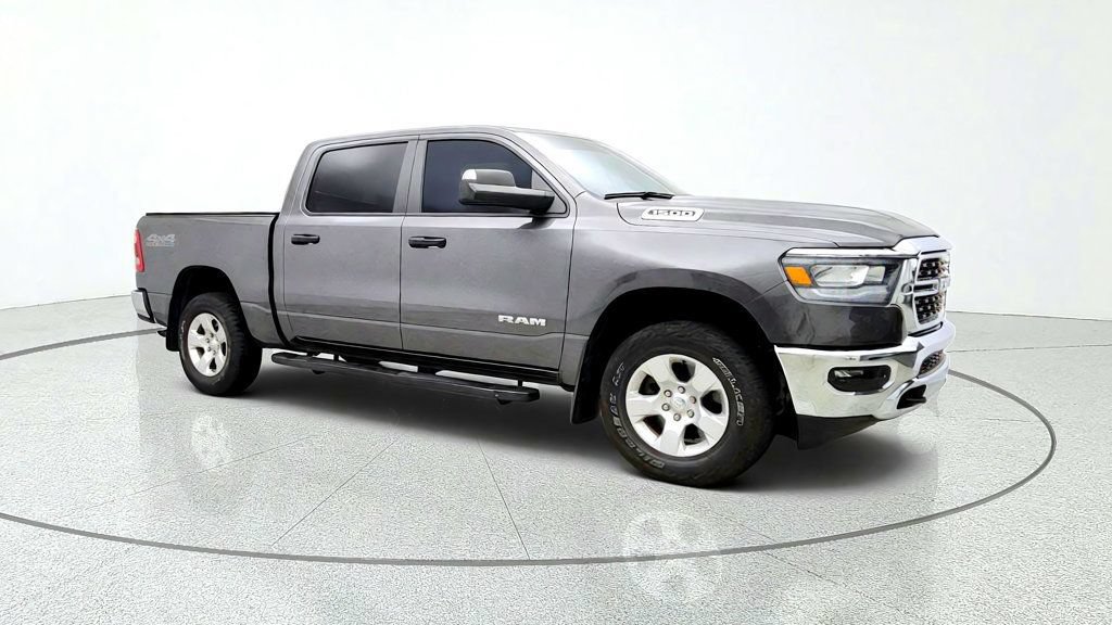 Used 2023 RAM 1500 Big Horn AWD/4WD image 3