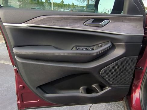 New 2026 Jeep Grand Cherokee Altitude AWD/4WD image 24