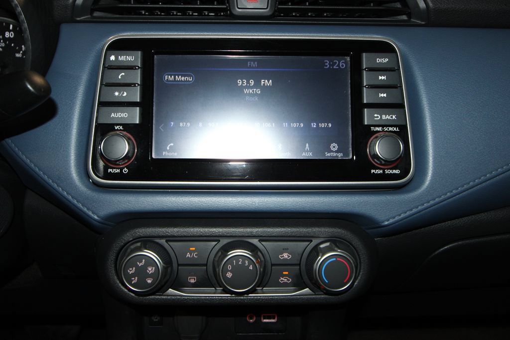 Used 2025 Nissan Versa SV FWD image 13