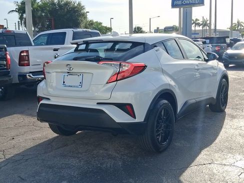 Used 2019 Toyota C-HR LE FWD image 4