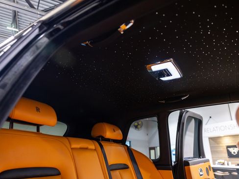 Used 2022 Rolls-Royce Cullinan AWD/4WD image 29