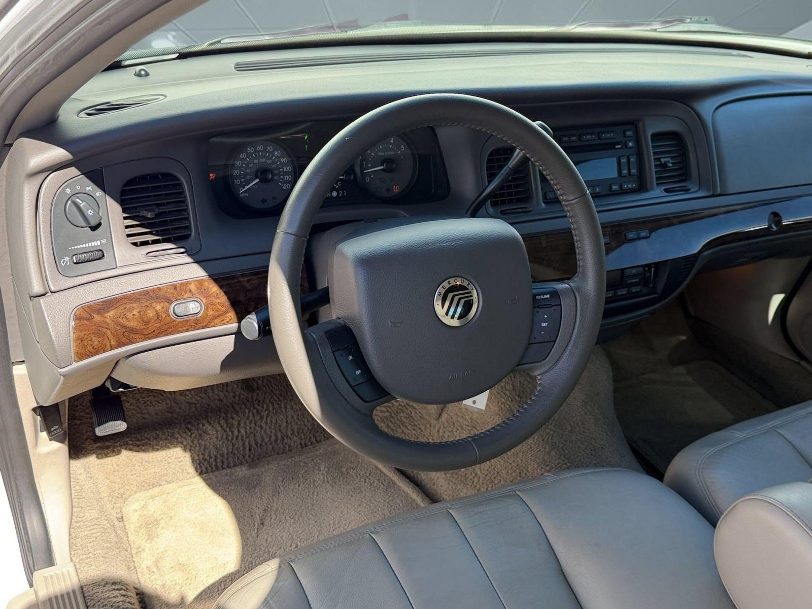 Used 2011 Mercury Grand Marquis LS RWD image 25
