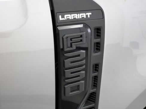 Used 2023 Ford F250 Lariat w/ Lariat Ultimate Package AWD/4WD image 9