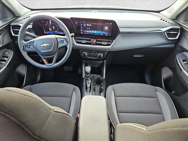 Used 2025 Chevrolet TrailBlazer LT FWD image 16