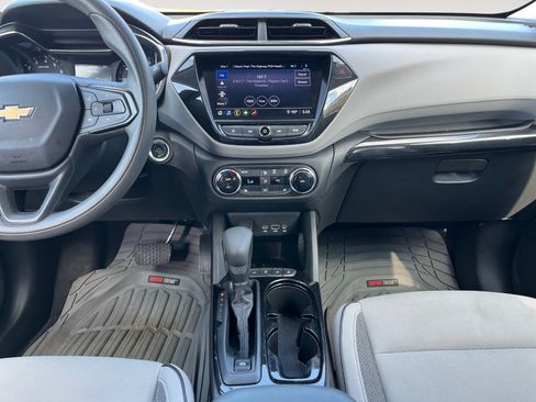 Used 2021 Chevrolet TrailBlazer LT w/ Convenience Package FWD image 11