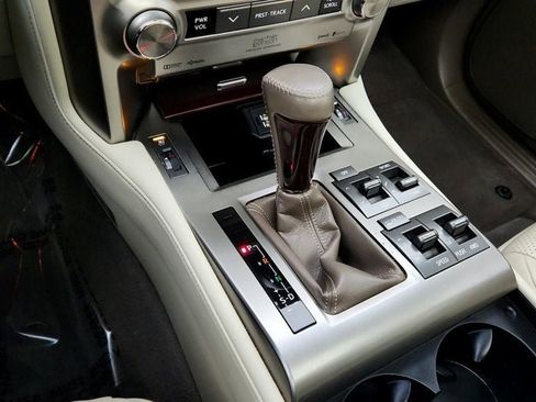 Used 2019 Lexus GX 460 Luxury image 17