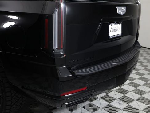 Used 2026 Cadillac Escalade Platinum Sport w/ LPO, ONYX Package AWD/4WD image 55