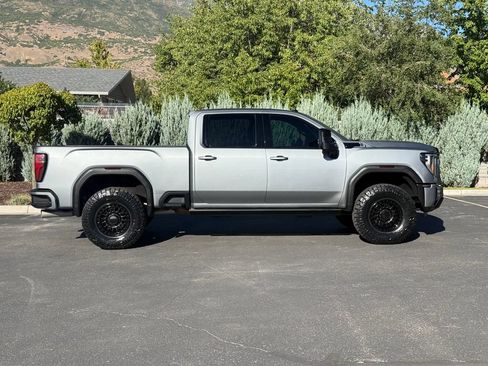Used 2024 GMC Sierra 2500 AT4 w/ AT4 Premium Plus Package AWD/4WD image 8