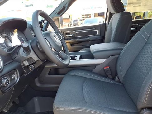 New 2026 RAM 2500 Big Horn AWD/4WD image 13