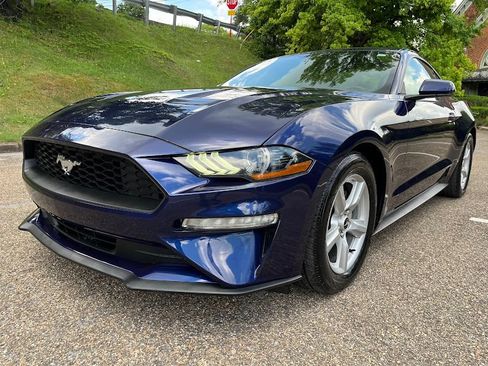 Used 2019 Ford Mustang Coupe RWD image 30