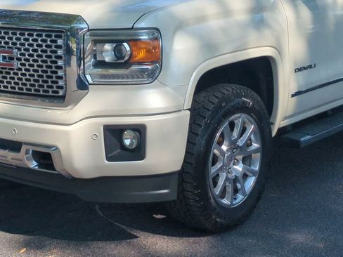 Used 2015 GMC Sierra 1500 Denali w/ Driver Alert Package AWD/4WD image 9