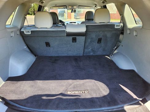 Used 2011 Kia Sorento 2WD image 11