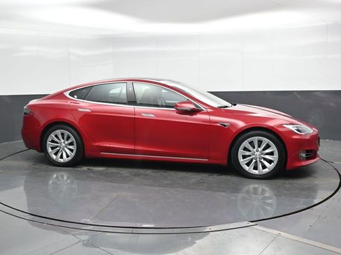 Used 2017 Tesla Model S AWD image 4