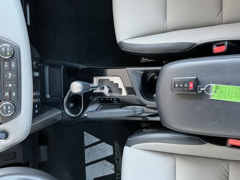 Used 2018 Toyota RAV4 Limited image 11