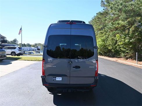Used 2023 Mercedes-Benz Sprinter 2500 image 6