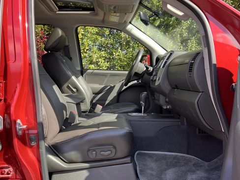 Used 2021 Nissan Frontier PRO-4X w/ Pro-4x Utility Package image 17