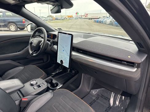 Certified 2022 Ford Mustang Mach-E GT image 21