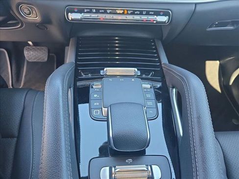 Used 2025 Mercedes-Benz GLS 450 4MATIC image 13