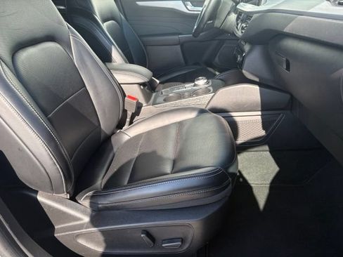 Used 2023 Ford Escape Platinum AWD/4WD image 18