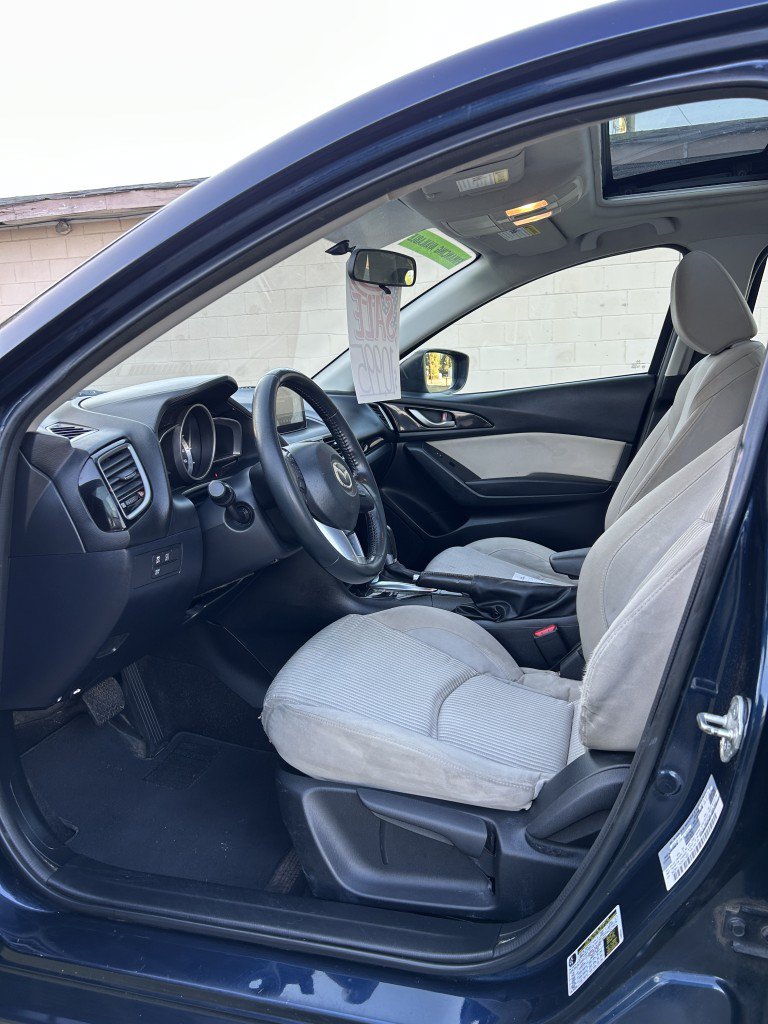 Used 2015 MAZDA MAZDA3 i Touring w/ Technology Package FWD image 13