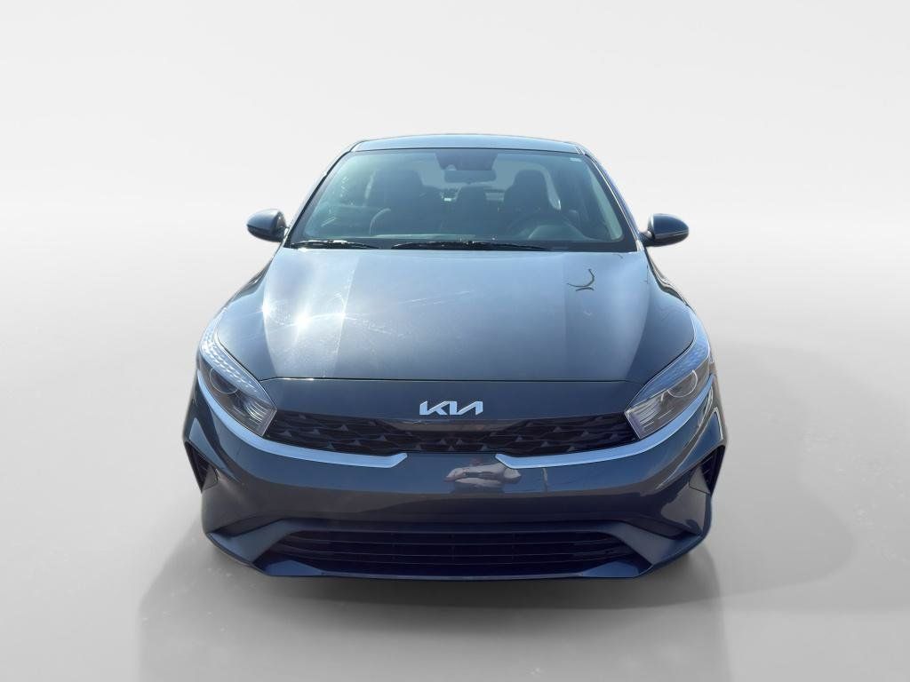 Used 2024 Kia Forte LXS w/ LXS Technology Package FWD image 8