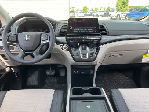 Used 2026 Honda Odyssey Elite image 16